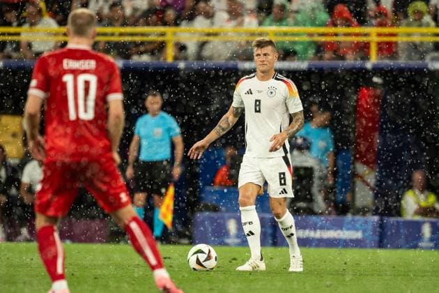 GER, Euro 2024, round of sixteen, Germany Germany, GER vs Denmark Denmark, DNK 29 06 2024, Signal Iduna Park BVB Stadion Dortmund , Dortmund, GER, Euro 2024, round of sixteen, Germany Germany Germany, GER vs Denmark Denmark, DNK In the picture Toni Kroos Germany Germany GER, 8 in the rain, single action whole body whole body ball on foot nordphotoxGmbHxx xChristianxSchulze nph000300