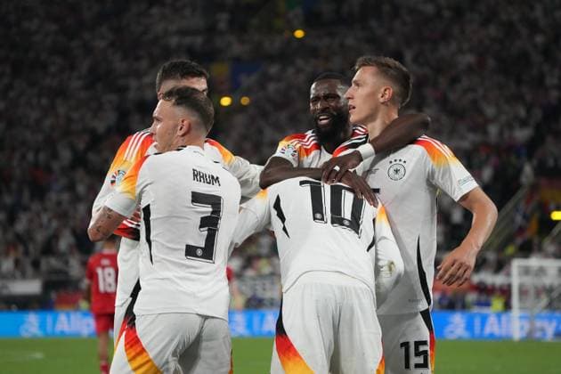 celebrate the goal, goal celebration for 2 0 Jamal Musiala Germany Germany, 10 with Nico Schlotterbeck Germany Germany, 15 , Antonio Rüdiger Germany Germany Germany, 02 , David Raum Germany Germany, 03 Dortmund 29 06 2024 Germany vs Denmark, EURO2024 M37, Round of 16, EM Arena Dortmund