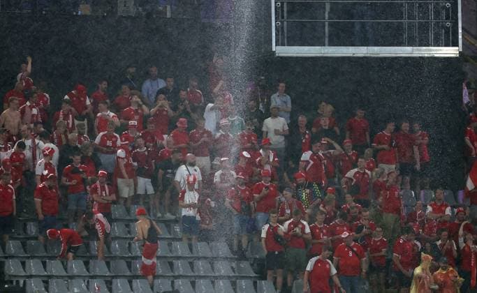 - Germany v Denmark, UEFA EURO, EM, Europameisterschaft,Fussball 2024, Round Of 16, Dortmund Football Stadium, Signal Iduna Park, Dortmund, Germany - 29th June 2024. Rain falls at Dortmund stadium. - Germany v Denmark, UEFA Euro 2024, Round Of 16, Dortmund Football Stadium, Signal Iduna Park, Dortmund, Germany - 29th June 2024. Dortmund Dortmund Football Stadium, Signal Iduna Park Germany Copyright: xDanxWeirx CP_Germany_Denmark_103