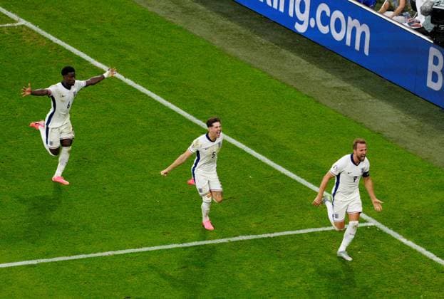 Harry Kane of England celebrates scoring to make it 2-1 England v Slovakia, UEFA European Championship, EM, Europameisterschaft 2024, Round of 16, Football, Arena AufSchalke, Gelsenkirchen, Germany - 30 Jun 2024 EDITORIAL USE ONLY No use with unauthorised audio, video, data, fixture lists, club league logos or live services. Online in-match use limited to 120 images, no video emulation. No use in betting, games or single club league player publications. Copyright: xDavexShopland Shutterstockx 14562222dk