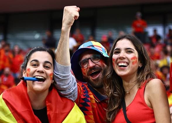 Fans of Spain Spain v Georgia, UEFA European Championship, EM, Europameisterschaft 2024, Round of 16, Football, Cologne Stadium, Cologne, Germany - 30 Jun 2024 EDITORIAL USE ONLY No use with unauthorised audio, video, data, fixture lists, club league logos or live services. Online in-match use limited to 120 images, no video emulation. No use in betting, games or single club league player publications. Copyright: xMichaelxZemanek Shutterstockx 14562306d
