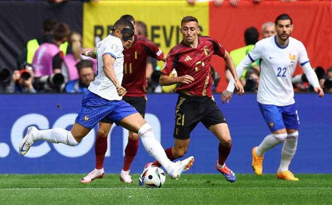 Kylian Mbappe of France has a shot France v Belgium, UEFA European Championship, EM, Europameisterschaft 2024, Round of 16, Football, Dusseldorf Arena, Dusseldorf, Germany - 01 Jul 2024 EDITORIAL USE ONLY No use with unauthorised audio, video, data, fixture lists, club league logos or live services. Online in-match use limited to 120 images, no video emulation. No use in betting, games or single club league player publications. Copyright: xKieranxMcManus Shutterstockx 14566634ae