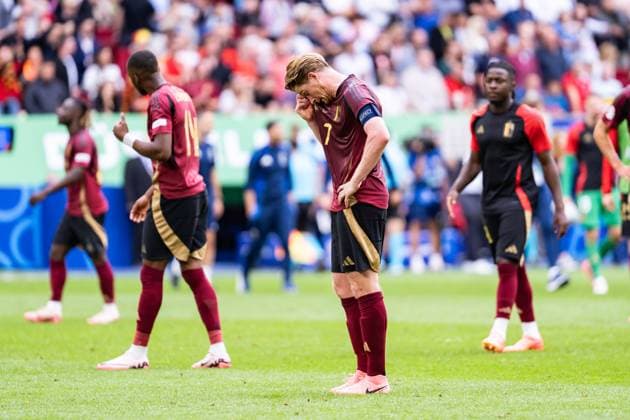 GER, Euro 2024, round of sixteen, France FRA vs Belgium BEL 01 07 2024, MERKUR SPIEL ARENA Düsseldorf , Düsseldorf, GER, Euro 2024, round of sixteen, France FRA vs Belgium BEL In the picture Kevin De Bruyne Belgium Belgium BEL, 7 is disappointed after the defeat, is sad, depressed, gestures, facial expressions, emotions, hangs his head nordphotoxGmbHxx xChristianxSchulze nph000300