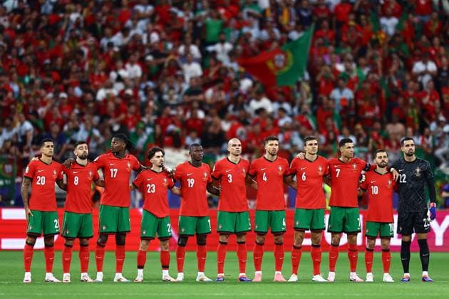 Portugal during the minutes silence Portugal v Slovenia, UEFA European Championship, EM, Europameisterschaft 2024, Round of 16, Football, Frankfurt Arena, Frankfurt, Germany - 01 Jul 2024 EDITORIAL USE ONLY No use with unauthorised audio, video, data, fixture lists, club league logos or live services. Online in-match use limited to 120 images, no video emulation. No use in betting, games or single club league player publications. Copyright: xMichaelxZemanek Shutterstockx 14566640ad