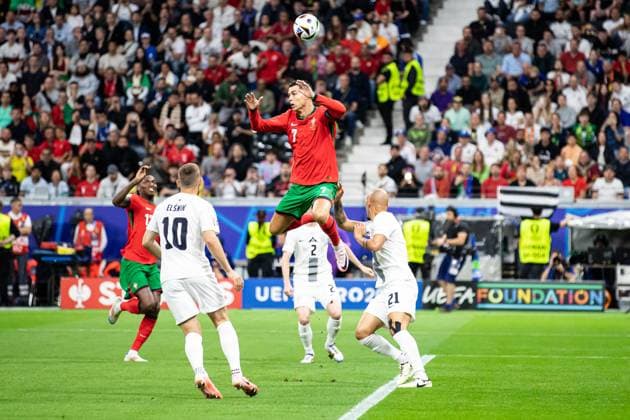 Cristiano Ronaldo header Portugal, 07 GER, Portugal POR vs Slovenia SVO , European Football Championship, UEFA EURO 2024, Round of 16, 01 07 2024 GER, Portugal POR vs Slovenia SVO , European Football Championship, UEFA EURO 2024, Round of 16, 01 07 2024 Frankfurt Copyright: xEibner-Pressefoto RogerxBuerkex EP