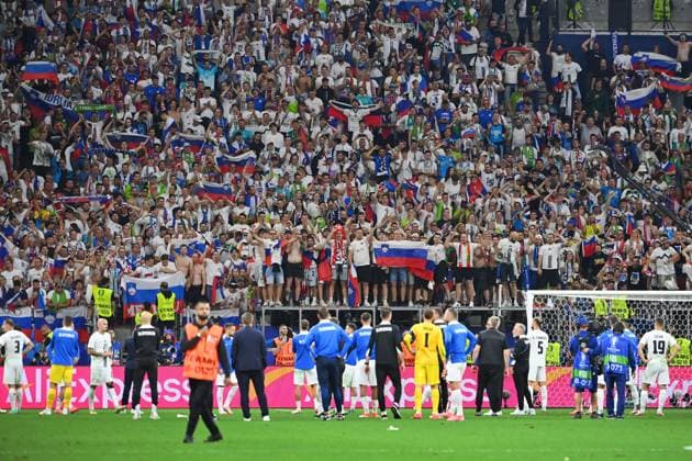 Players Slovenia after the match in front of the fans,football fans,team photo, team,team,team photo, disappointment,frustration,disappointed,frustrated,dejected, round of 16 Portugal POR Slovenia SVN 3 0 i E on 01 07 2024, Frankfurt Arena Football UEFA EURO 2024 GERMANY from 14 06 2024 14 07 2024
