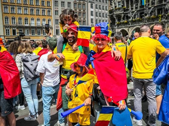 Soccer, UEFA, European Championship, round of 16, 2024, Romania vs Netherlands, 02 07 2024, Allianz Arena, Munich, Germany, Marienplatz, Romanian fans, jerseys, national flags, fan chants, public viewing, street party, stadium, soccer match, round of 16 match, soccer enthusiasm, crowd, fan articles, Team Romania, fan support, sporting atmosphere, Europe, soccer festival, support, cheering, sporting event Copyright: xFranzxReindelx