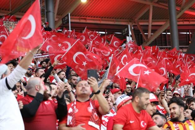 02 07 2024, xtgx, Football EM 2024 1 8 Final, Austria Turkey emspor, v l emotions, fans, atmosphere, flags, logo, Turkey, Turkey, spectators, jerseys DFL DFB REGULATIONS PROHIBIT ANY USE OF PHOTOGRAPHS as IMAGE SEQUENCES and or QUASI VIDEO Leipzig