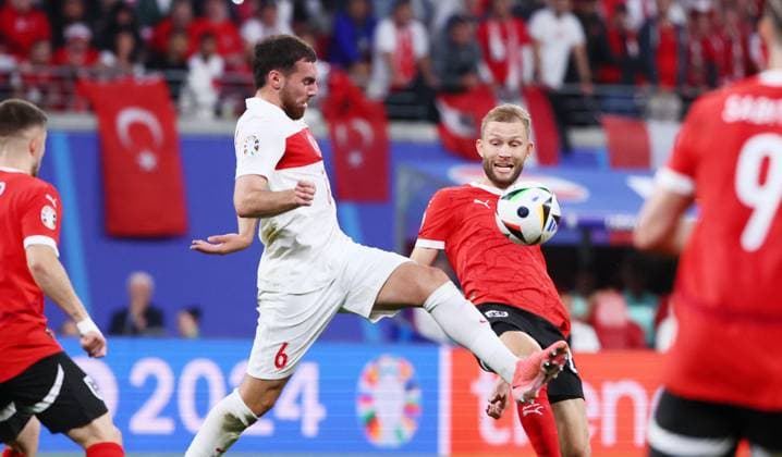 Austria Turkey UEFA EURO 2024 Leipzig, 02 07 2024, Leipzig Stadium, Football, UEFA EURO 2024 Germany , Round of 16 , Austria AUT vs Turkey TUR , Pictured from left Orkun Kökcü Koekcue 6, TUR , Konrad Laimer 20, AUT , For journalistic purposes only Only for editorial use , UEFA Êregulations prohibit any use of photographs as image sequences and or quasi video ,