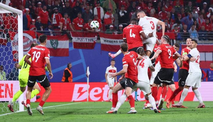 Oesterreich Tuerkei UEFA EURO 2024 Leipzig, 02 07 2024, Leipzig Stadium, Fußball, UEFA EURO 2024 Germany , Achtelfinale , Österreich AUT vs Türkei TUR , Tor für Türkei zum 0 2 Im Bild Torschütze Merih Demiral 3, TUR mit seinem zweiten Treffer , Nur für journalistische Zwecke Only for editorial use , UEFA Êregulations prohibit any use of photographs as image sequences and or quasi video , Picture Point