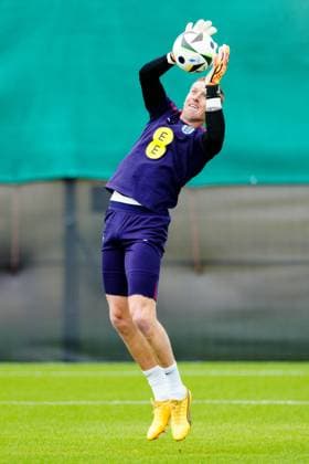 Jordan Pickford of England England Training & press conference, PK, Pressekonferenz UEFA European Championship, EM, Europameisterschaft 2024, Quarter Final, Football, Spa & Golf Resort Weimarer Land, Blankenhain, Germany, 03 Jul 2024 EDITORIAL USE ONLY No use with unauthorised audio, video, data, fixture lists, club league logos or live services. Online in-match use limited to 120 images, no video emulation. No use in betting, games or single club league player publications. Copyright: xDavexShopland Shutterstockx 14568226d