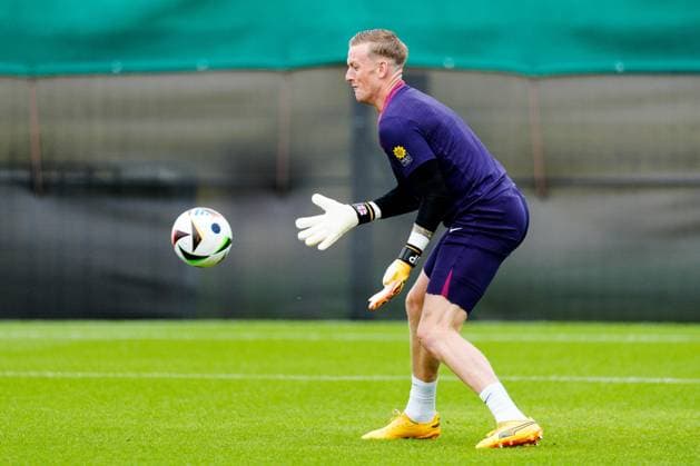 Jordan Pickford of England England Training & press conference, PK, Pressekonferenz UEFA European Championship, EM, Europameisterschaft 2024, Quarter Final, Football, Spa & Golf Resort Weimarer Land, Blankenhain, Germany, 03 Jul 2024 EDITORIAL USE ONLY No use with unauthorised audio, video, data, fixture lists, club league logos or live services. Online in-match use limited to 120 images, no video emulation. No use in betting, games or single club league player publications. Copyright: xDavexShopland Shutterstockx 14568226f