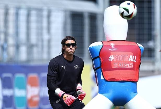 EURO 2024, Nationalteam Schweiz Training Yann Sommer of Switzerland wearing sunglasses during training Switzerland Training, UEFA European Championship, EM, Europameisterschaft 2024, Quarter Final, Football, Stadion auf der Waldau, Stuttgart, Germany, 05 Jul 2024 EDITORIAL USE ONLY No use with unauthorised audio, video, data, fixture lists, club league logos or live services. Online in-match use limited to 120 images, no video emulation. No use in betting, games or single club league player publications. Copyright: xMichaelxZemanek Shutterstockx 14571352z