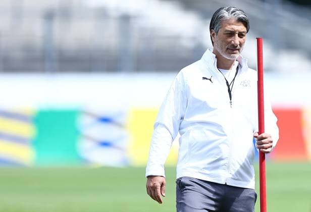 EURO 2024, Nationalteam Schweiz Training Switzerland manager Murat Yakin Switzerland Training, UEFA European Championship, EM, Europameisterschaft 2024, Quarter Final, Football, Stadion auf der Waldau, Stuttgart, Germany, 05 Jul 2024 EDITORIAL USE ONLY No use with unauthorised audio, video, data, fixture lists, club league logos or live services. Online in-match use limited to 120 images, no video emulation. No use in betting, games or single club league player publications. Copyright: xMichaelxZemanek Shutterstockx 14571352s