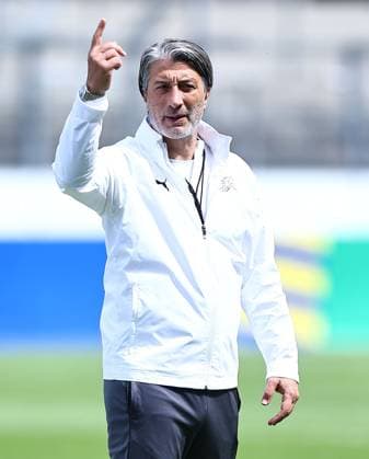 EURO 2024, Nationalteam Schweiz Training Switzerland manager Murat Yakin Switzerland Training, UEFA European Championship, EM, Europameisterschaft 2024, Quarter Final, Football, Stadion auf der Waldau, Stuttgart, Germany, 05 Jul 2024 EDITORIAL USE ONLY No use with unauthorised audio, video, data, fixture lists, club league logos or live services. Online in-match use limited to 120 images, no video emulation. No use in betting, games or single club league player publications. Copyright: xMichaelxZemanek Shutterstockx 14571352p