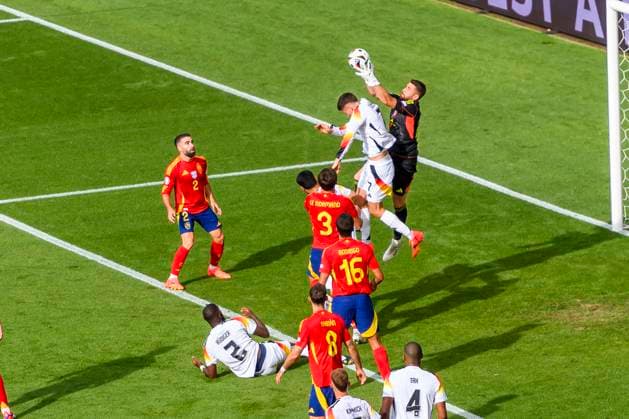 GER, UEFA Euro 2024, quarter-final, Spain ESP vs Germany GER 05 07 2024, MHP Arena, Stuttgart, GER, UEFA Euro 2024, quarter-final, Spain ESP vs Germany GER , pictured Kai Havertz Germany 7 in duel against Unai Simon Spain 23 nordphotoxGmbHx xStraubmeier nph00004