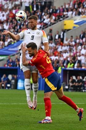 05 07 2024, xpsx, Football EM 2024 1 4 Final, Germany Spain emspor, v l Niclas Fuellkrug Füllkrug, Germany, 9 , Nacho Fernandez Spain, 4 header, duel, fight, tackle DFL DFB REGULATIONS PROHIBIT ANY USE OF PHOTOGRAPHS as IMAGE SEQUENCES and or QUASI VIDEO Stuttgart