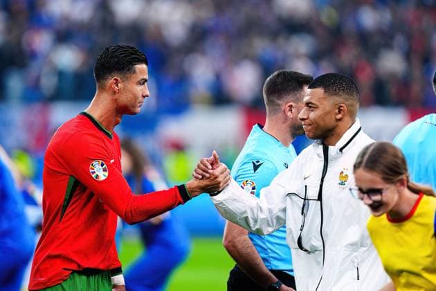 Christiano Ronaldo Portugal, 07 and Kylian Mbappe France, 10 GER, Portugal vs France, European Football Championship, UEFA Euro 2024, quarter-finals, 05 07 2024 GER, Portugal vs France, European Football Championship, UEFA Euro 2024, quarter-finals, 05 07 2024 Hamburg Copyright: xEibner-Pressefoto MarcelxvonxFehrnx EP_MFN