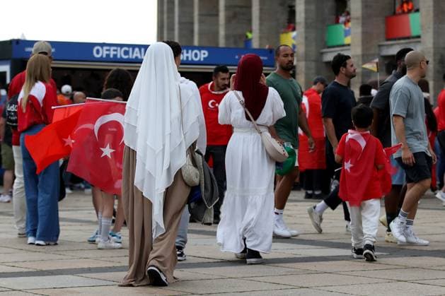06 07 2024, xtgx, Football EM 2024 1 4 Final, Netherlands Turkey emspor, v l emotions, fans, mood, flags, logo, Turkey, Turkey, spectators, jerseys DFL DFB REGULATIONS PROHIBIT ANY USE OF PHOTOGRAPHS as IMAGE SEQUENCES and or QUASI VIDEO Berlin