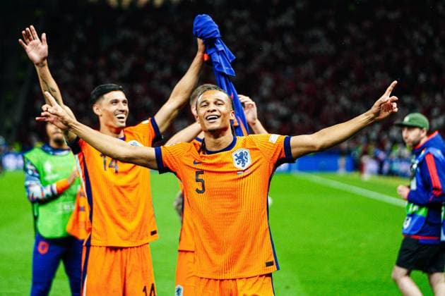 Nathan Ake Netherlands, 05 cheers after victory end of match GER, Netherlands vs Turkey, European Football Championship, UEFA Euro 2024, quarter-final, 06 07 2024 GER, Netherlands vs Turkey, European Football Championship, UEFA Euro 2024, quarter-final, 06 07 2024 Berlin Copyright: xEibner-Pressefoto MarcelxvonxFehrnx EP_MFN