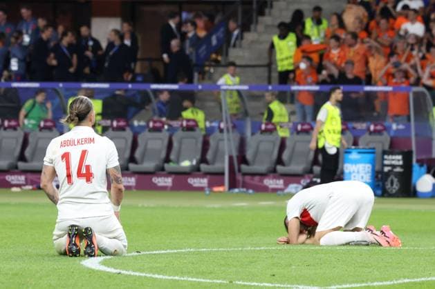 DEU, FIFA, EM 2024, NED vs TUR, 06 07 2024, Berliner Olympiastadion, Berlin, DEU, FIFA, EM 2024, NED vs TUR, in the picture Abduelkerim Bardakci TUR 14 , Cenk Tosun TUR 9 Photo Juergen Engler nordphoto GmbH nordphotoxGmbHx xEngler nph00076
