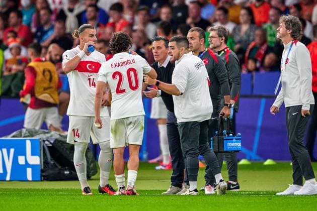 Abduelkerim Bardakci Turkey, 14 , Ferdi Kadioglu Turkey, 20 , Vincenzo Montella Turkey, Coach , GER, UEFA Euro 2024, Football Men, UEFA European Championship 2024, Quarter finals, Quarter finals, Netherlands vs Turkey, Netherlands vs Tuerkiye, 06 07 2024 GER, UEFA Euro 2024, Football Men, UEFA European Championship 2024, Quarter finals, Quarter finals, Netherlands vs Turkey, Netherlands vs Tuerkiye, 06 07 2024 Berlin Copyright: xEibner-Pressefotox xClaudiusxRauchx EP_CRH
