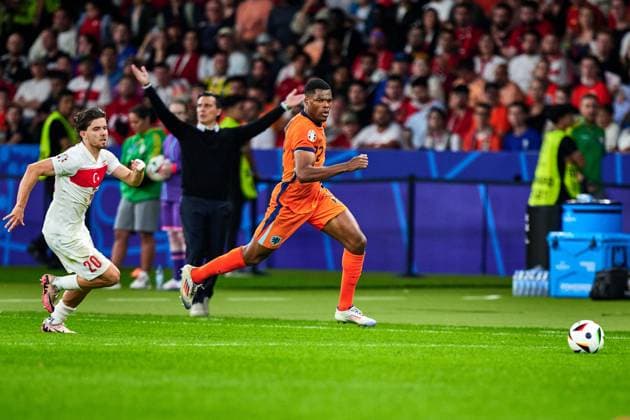 Ferdi Kadioglu Turkey, 20 , Vincenzo Montella Turkey, Coach , Denzel Dumfries Netherlands, 22 , GER, UEFA Euro 2024, Football Men, UEFA EURO 2024, Quarter finals, Quarter finals, Netherlands vs Turkey, Netherlands vs Tuerkiye, 06 07 2024 GER, UEFA Euro 2024, Football Men, UEFA EURO 2024, Quarter finals, Quarter finals, Netherlands vs Turkey, Netherlands vs Tuerkiye, 06 07 2024 Berlin Copyright: xEibner-Pressefotox xClaudiusxRauchx EP_CRH