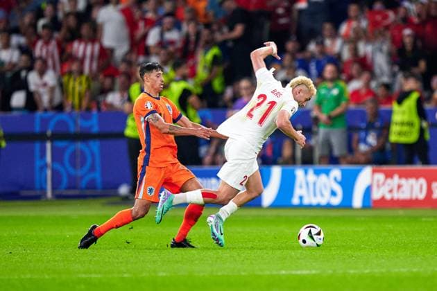Tijjani Reijnders Netherlands, 14 , Baris Alper Yilmaz Turkey, 21 , GER, UEFA Euro 2024, Football Men, UEFA European Championship 2024, Quarter finals, Quarter finals, Netherlands vs Turkey, Netherlands vs Tuerkiye, 06 07 2024 GER, UEFA Euro 2024, Football Men, UEFA European Championship 2024, Quarter finals, Quarter finals, Netherlands vs Turkey, Netherlands vs Tuerkiye, 06 07 2024 Berlin Copyright: xEibner-Pressefotox xClaudiusxRauchx EP_CRH