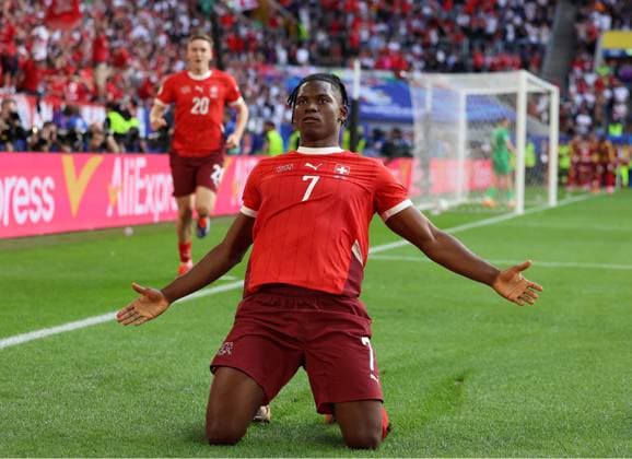 . - England v Switzerland, UEFA EURO, EM, Europameisterschaft,Fussball 2024, Quarter Final, Hamburg Football Stadium, Hamburg, Germany. - 6th July 2024. GOAL 1-0, Breel Embolo of Switzerland & Monaco goal celebration after scoring. - England v Switzerland, UEFA Euro 2024, Quarter Final, Hamburg Football Stadium, Hamburg, Germany. - 6th July 2024. Hamburg Hamburg Football Stadium Germany Copyright: xDanxWeirx CP_England_Switzerland_17