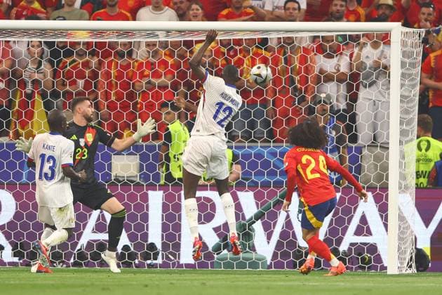 Randal Kolo Muani of France scores a goal for their side to make it 1-0 Spain v France, UEFA European Championship, EM, Europameisterschaft 2024, Semi Final, Football, Munich Football Arena, Munich, Germany - 09 Jul 2024 EDITORIAL USE ONLY No use with unauthorised audio, video, data, fixture lists, club league logos or live services. Online in-match use limited to 120 images, no video emulation. No use in betting, games or single club league player publications. Copyright: xKieranxMcManus Shutterstockx 14576874af