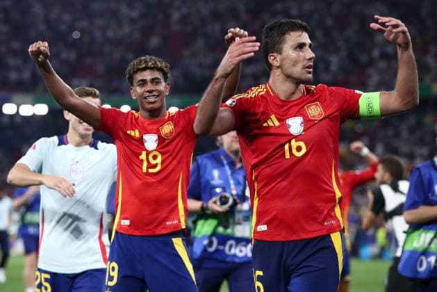 Lamine Yamal of Spain celebrates after the full time whistle Spain v France, UEFA European Championship, EM, Europameisterschaft 2024, Semi Final, Football, Munich Football Arena, Munich, Germany - 09 Jul 2024 EDITORIAL USE ONLY No use with unauthorised audio, video, data, fixture lists, club league logos or live services. Online in-match use limited to 120 images, no video emulation. No use in betting, games or single club league player publications. Copyright: xMichaelxZemanek Shutterstockx 14576887da