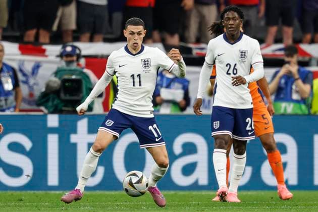 GER, Dortmund, Football, Netherlands vs England , semi-final, Westfalenstadion Dortmund, UEFA EURO 2024, Phil Foden England , on the ball, 10 07 2024, Copyright: HMBxMedia HeikoxBecker