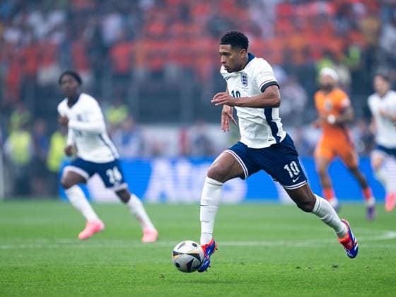 Jude Bellingham England, 10 on the ball, GER, Netherlands NED vs England ENG , European Football Championship, UEFA EURO 2024, Semifinal, 10 07 2024 GER, Netherlands NED vs England ENG , European Football Championship, UEFA EURO 2024, Semifinal, 10 07 2024 Dortmund Copyright: xEibner-Pressefoto Memmlerx EP_MMR