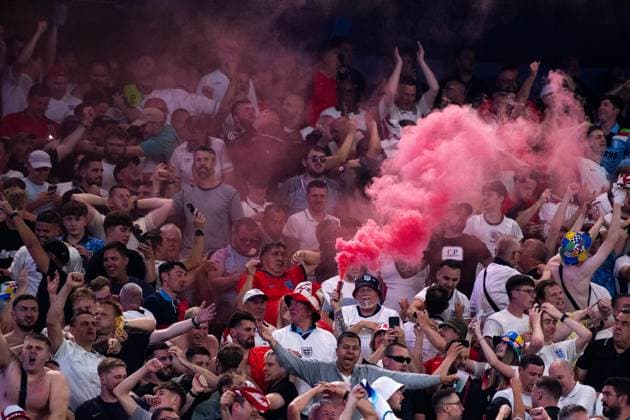 England fans cheer the goal for 1 2 and end pyrotechnics, GER, Netherlands NED vs England ENG , European Football Championship, UEFA EURO 2024, Semifinal, 10 07 2024 GER, Netherlands NED vs England ENG , European Football Championship, UEFA EURO 2024, Semifinal, 10 07 2024 Dortmund Copyright: xEibner-Pressefoto Memmlerx EP_MMR