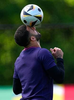 Kyle Walker of England England Training, UEFA European Championship, EM, Europameisterschaft 2024, Final, Football, Spa & Golf Resort Weimarer Land, Blankenhain, Germany, 13 Jul 2024 EDITORIAL USE ONLY No use with unauthorised audio, video, data, fixture lists, club league logos or live services. Online in-match use limited to 120 images, no video emulation. No use in betting, games or single club league player publications. Copyright: xDavexShopland Shutterstockx 14583292u