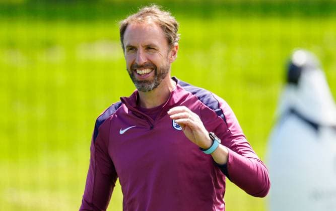 Sport Bilder des Tages England manager Gareth Southgate smiles England Training, UEFA European Championship, EM, Europameisterschaft 2024, Final, Football, Spa & Golf Resort Weimarer Land, Blankenhain, Germany, 13 Jul 2024 EDITORIAL USE ONLY No use with unauthorised audio, video, data, fixture lists, club league logos or live services. Online in-match use limited to 120 images, no video emulation. No use in betting, games or single club league player publications. Copyright: xDavexShopland Shutterstockx 14583292ao