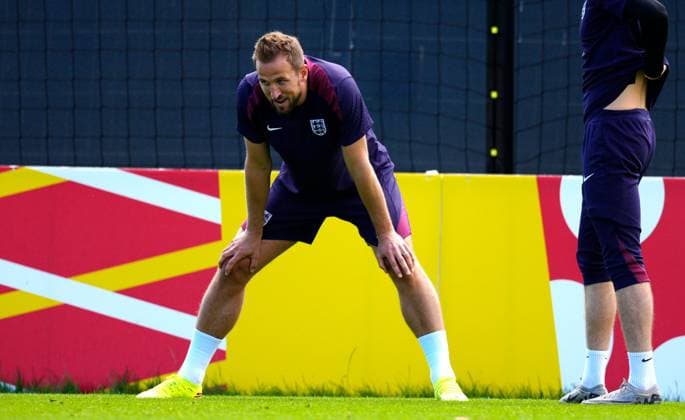 Harry Kane of England England Training, UEFA European Championship, EM, Europameisterschaft 2024, Final, Football, Spa & Golf Resort Weimarer Land, Blankenhain, Germany, 13 Jul 2024 EDITORIAL USE ONLY No use with unauthorised audio, video, data, fixture lists, club league logos or live services. Online in-match use limited to 120 images, no video emulation. No use in betting, games or single club league player publications. Copyright: xDavexShopland Shutterstockx 14583292bo