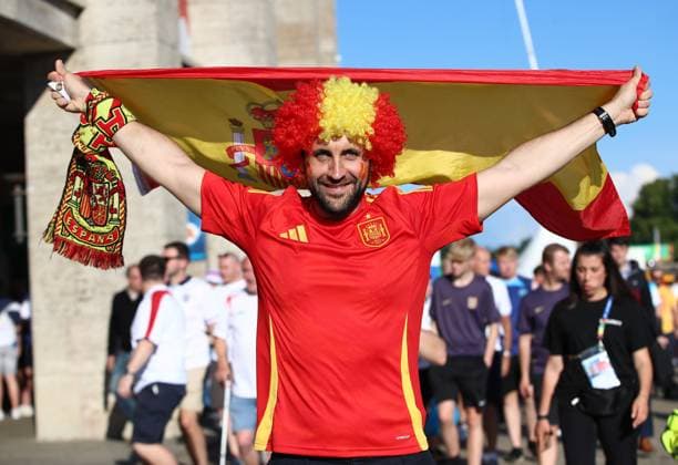 14 07 2024, xtgx, Football EM 2024 Final, Spain England emspor, v l emotions, fans, atmosphere, flags, logo, Spain, spectators, jerseys UEFA REGULATIONS PROHIBIT ANY USE OF PHOTOGRAPHS as IMAGE SEQUENCES and or QUASI VIDEO Berlin