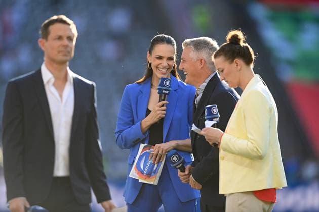 Football, men, season 2023 24, UEFA Euro EM 2024, final in Berlin, Spain England, from l Sportschau presenter Alexander Bommes, Sportschau presenter Esther Sedlaczek, Sportschau expert Bastian Schweinsteiger and Sportschau expert Almuth Schult , 14 07 2024, Copyright: xSebastianxRäppold MatthiasxKochx