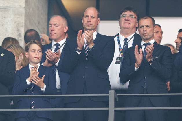 Prince George, Prince of Wales (L) and Prince William, Prince of Wales and The FA President (centre) and UEFA President Aleksander Ceferin (R) Spain v England, UEFA European Championship, EM, Europameisterschaft 2024, Final, Football, Olympiastadion, Berlin, Germany, 14 Jul 2024 EDITORIAL USE ONLY No use with unauthorised audio, video, data, fixture lists, club league logos or live services. Online in-match use limited to 120 images, no video emulation. No use in betting, games or single club league player publications. Copyright: xKieranxMcManus Shutterstockx 14583341be