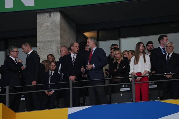 14 07 2024, Olympiastadion, Berlin, GER, EM UEFA 2024, Final, Spain vs England, in the picture HRH Prince William Arthur Philip Louis, Prince of Wales in conversation with, Felipe VI , King of Spain, son George l , daughter Sofia Defodi 506 20240714 hbr 3105 Defodi-506