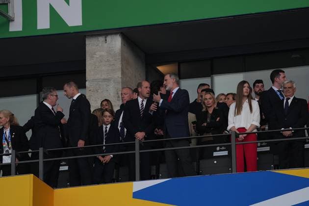 GER, EM UEFA 2024, Group A, Germany vs Scotland 14 07 2024, Olympiastadion, Berlin, GER, EM UEFA 2024, Final, Spain vs England, in the picture HRH Prince William Arthur Philip Louis, Prince of Wales in conversation with, Felipe VI , King of Spain, son George l , daughter Sofia nordphotoxGmbHx xBratic nph00250