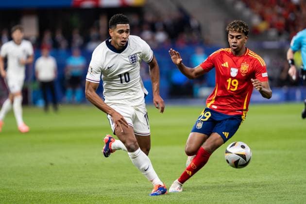 GER, Euro 2024, Final, Spain ESP vs England GBR 14 07 2024, Olympiastadion Berlin, Berlin, GER, Euro 2024, Final, Spain ESP vs England GBR In the picture duel between Jude Bellingham England GBR, 10 and Yamal Lamine Spain Spain ESP, 19 nordphotoxGmbHxx xChristianxSchulze nph000300