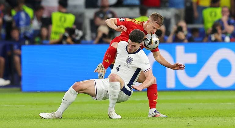 Spain England UEFA EURO 2024 Final Berlin, 14 07 2024, Olympiastadion, UEFA EURO 2024 Germany, Final, Spain ESP England ENG , Pictured from l Declan Rice 4, ENG , Dani Olmo 10, ESP ,