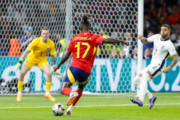 GER, Berlin, Football, Spain vs England, Final, Olympiastadion Berlin, UEFA EURO 2024, v l Jordan Pickford England , Nico Williams Spain , Kyle Walker England , Nico Williams Spain , goes out of goal and scores to make it 1 0, 14 07 2024, Copyright: HMBxMedia HeikoxBecker