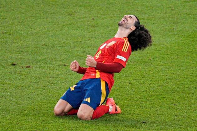 Marc Cucurella of Spain celebrates winning the 2024 UEFA European Football Championship Spain v England, UEFA European Championship, EM, Europameisterschaft 2024, Final, Football, Olympiastadion, Berlin, Germany, 14 Jul 2024 EDITORIAL USE ONLY No use with unauthorised audio, video, data, fixture lists, club league logos or live services. Online in-match use limited to 120 images, no video emulation. No use in betting, games or single club league player publications. Copyright: xDavexShopland Shutterstockx 14583342ea