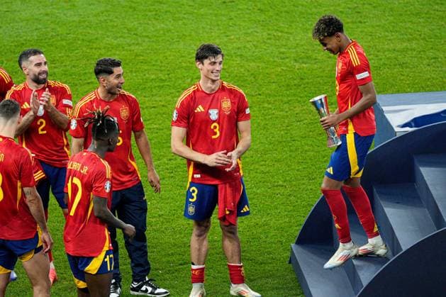 Lamine Yamal of Spain wins Young Player of the Tournament Spain v England, UEFA European Championship, EM, Europameisterschaft 2024, Final, Football, Olympiastadion, Berlin, Germany, 14 Jul 2024 EDITORIAL USE ONLY No use with unauthorised audio, video, data, fixture lists, club league logos or live services. Online in-match use limited to 120 images, no video emulation. No use in betting, games or single club league player publications. Copyright: xDavexShopland Shutterstockx 14583342gi