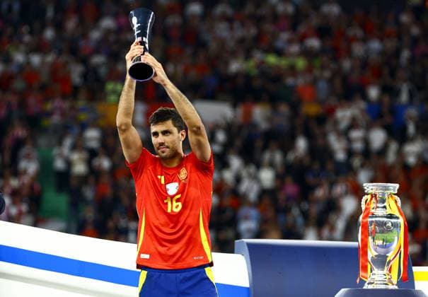 Rodri of Spain wins Player of the Tournament Spain v England, UEFA European Championship, EM, Europameisterschaft 2024, Final, Football, Olympiastadion, Berlin, Germany, 14 Jul 2024 EDITORIAL USE ONLY No use with unauthorised audio, video, data, fixture lists, club league logos or live services. Online in-match use limited to 120 images, no video emulation. No use in betting, games or single club league player publications. Copyright: xKieranxMcManus Shutterstockx 14583341gh