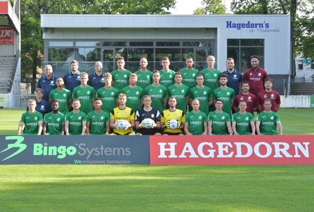 27 07 2024, GER, Football, Regionalliga West, Season 2024 2025, Ohlendorfstadion im Heidewald, Gütersloh FC Gütersloh Photo session 2024 2025 Team photo FC Gütersloh 2024 2025, Action, Single photo, Team photo Back row, f L Coach Ralf Niehaus, physiotherapist Florian Ameluxen, coach Michael Kuhr, Patrik Twardzik, Dimitrios Touratzidis, Aleksandar Kandic, Grigorijs Degtjarevs, Leo Weichert, team manager Rene Harder and coach Julian Hesse Middle row, f L Coach Annika Krause, David Winke, Luis Frieling, Henri Bollmann, Lars Beuckmann, Jannik Borgmann, Armin Pjetrovic, Lennard Rolf, Justus Henke, Co-Coach Matthias Haeder, Goalkeeper Coach Patrick Richter Front row, v L Erik Lanfer, Philimon Tawiah, Kevin Freiberger, Allan Firmino Dantas, Roman Schabbing, Janro Peters, Tim Matuschewsky, Nico Tübing, Ilias Illig, Phil Beckhoff, Julian Schauerte Co-coach Andre Kording is missing