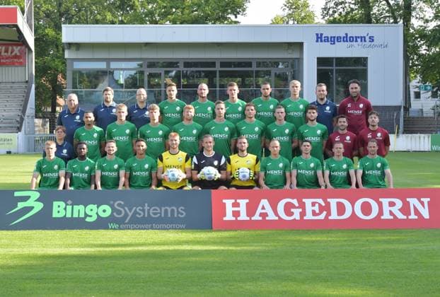27 07 2024, GER, Football, Regionalliga West, Season 2024 2025, Ohlendorfstadion im Heidewald, Gütersloh FC Gütersloh Photo session 2024 2025 Team photo FC Gütersloh 2024 2025, Action, Single photo, Team photo Back row, f L Coach Ralf Niehaus, physiotherapist Florian Ameluxen, coach Michael Kuhr, Patrik Twardzik, Dimitrios Touratzidis, Aleksandar Kandic, Grigorijs Degtjarevs, Leo Weichert, team manager Rene Harder and coach Julian Hesse Middle row, f L Coach Annika Krause, David Winke, Luis Frieling, Henri Bollmann, Lars Beuckmann, Jannik Borgmann, Armin Pjetrovic, Lennard Rolf, Justus Henke, Co-Coach Matthias Haeder, Goalkeeper Coach Patrick Richter Front row, v L Erik Lanfer, Philimon Tawiah, Kevin Freiberger, Allan Firmino Dantas, Roman Schabbing, Janro Peters, Tim Matuschewsky, Nico Tübing, Ilias Illig, Phil Beckhoff, Julian Schauerte Co-coach Andre Kording is missing